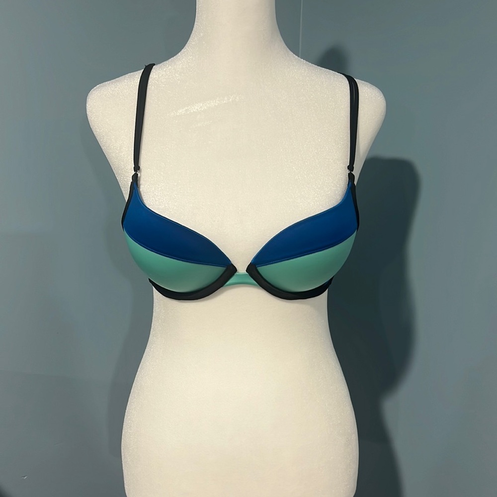 Victoria Secret Very Sexy Push Up size 32A